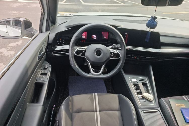 Used Volkswagen Golf 2023 Facelift 280TSI DSG R-Line Lite Steering Wheel