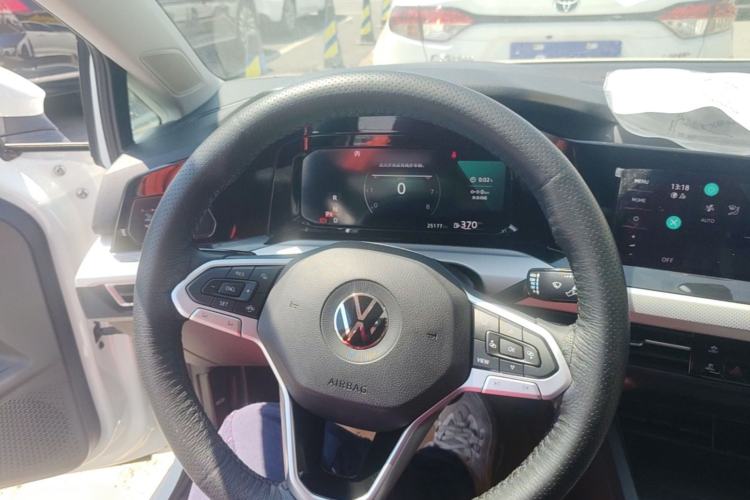 Used Volkswagen Golf 2023 Facelift 280TSI DSG Pro Steering Wheel