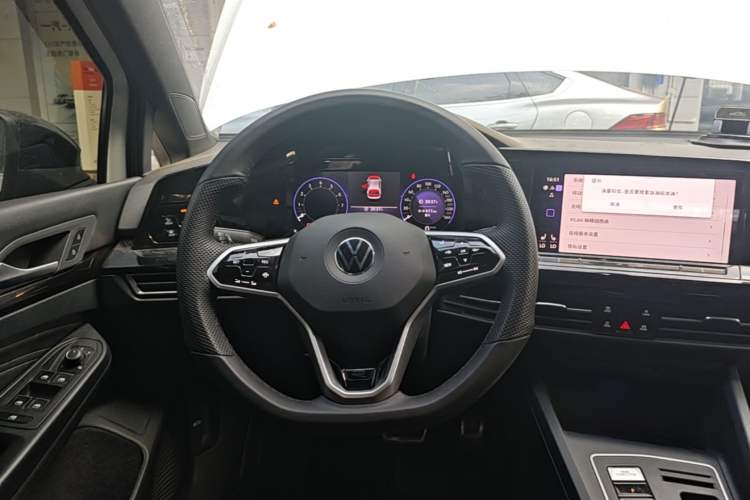 Used Volkswagen Golf 2023 Facelift 280TSI DSG R-Line Lite Steering Wheel