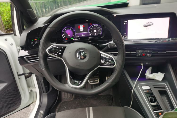 Used Volkswagen Golf 2023 Facelift 280TSI DSG R-Line Lite Steering Wheel