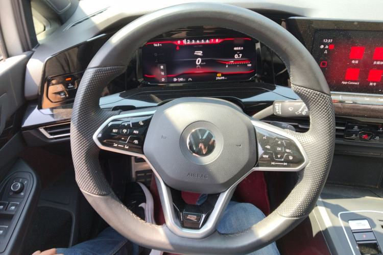 Used Volkswagen Golf 2023 Facelift 280TSI DSG R-Line Steering Wheel