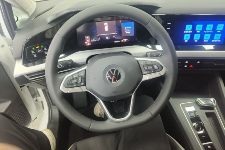 Used Volkswagen Golf 2023 Facelift 280TSI DSG Pro Steering Wheel