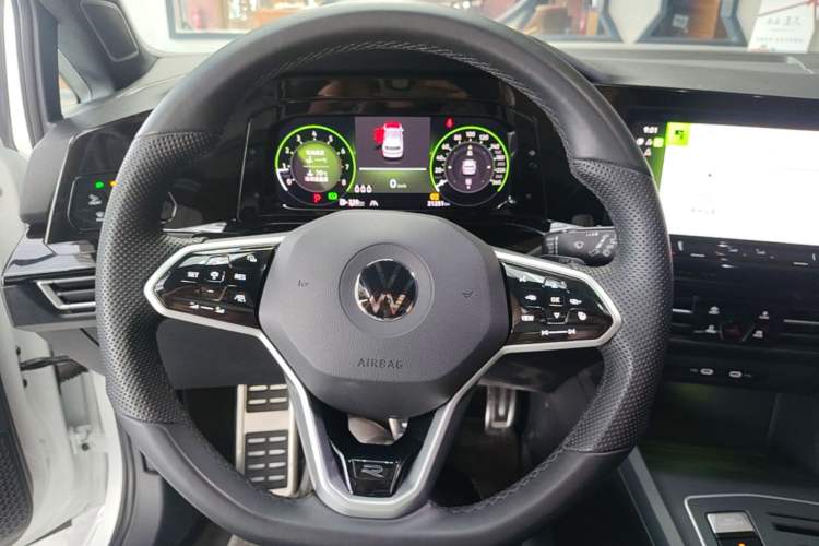 Used Volkswagen Golf 2023 Facelift 280TSI DSG R-Line Steering Wheel