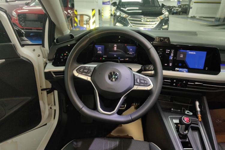 Used Volkswagen Golf 2023 Facelift 280TSI DSG Pro Steering Wheel