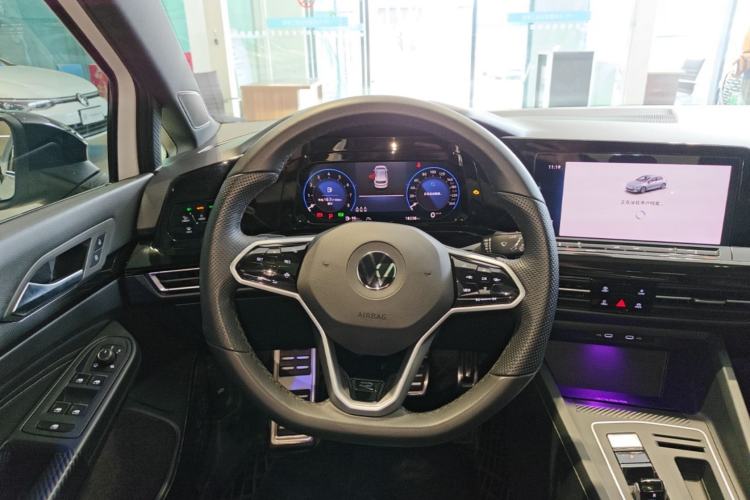 Used Volkswagen Golf 2023 Facelift 280TSI DSG R-Line Lite Steering Wheel