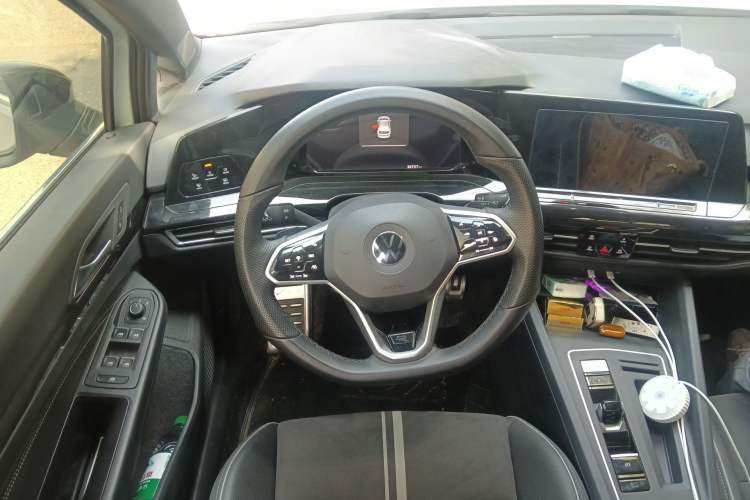 Used Volkswagen Golf 2023 280TSI DSG R-Line 20th Anniversary Edition Steering Wheel