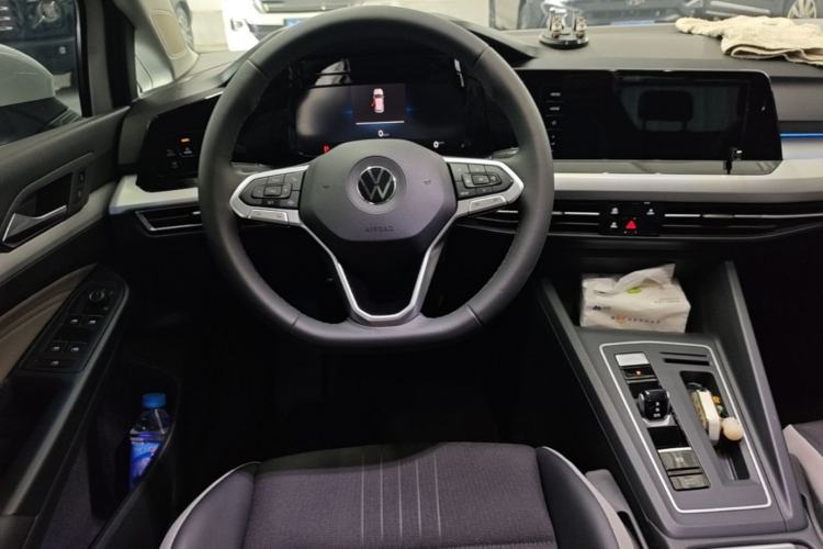 Used Volkswagen Golf 2023 Facelift 280TSI DSG Pro Steering Wheel