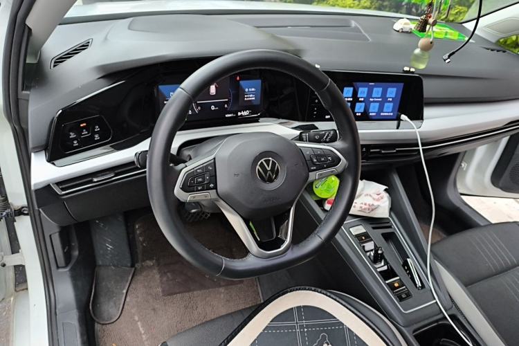 Used Volkswagen Golf 2023 Facelift 280TSI DSG Pro Steering Wheel