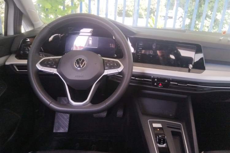 Used Volkswagen Golf 2023 280TSI DSG Pro Steering Wheel