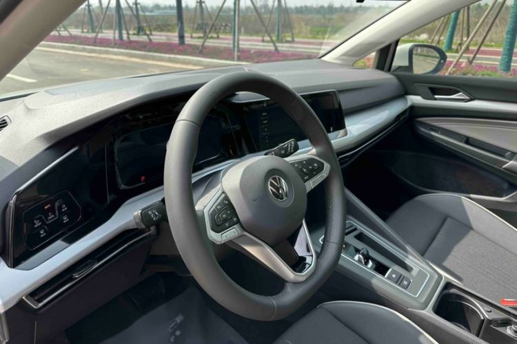 Used Volkswagen Golf 2023 280TSI DSG Pro Steering Wheel