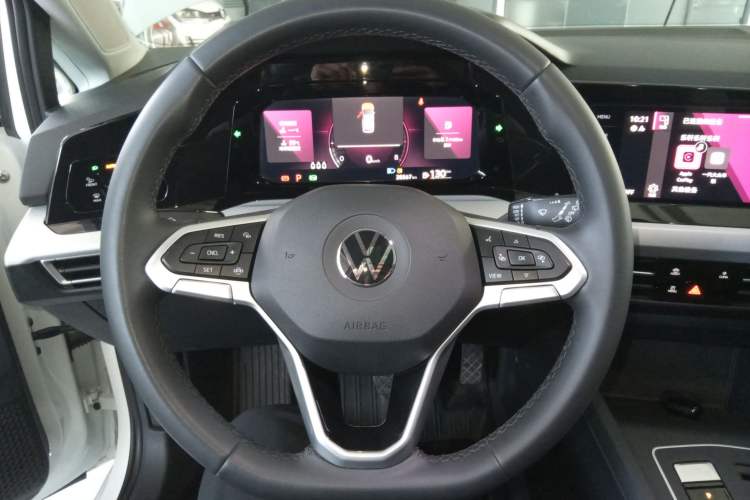 Used Volkswagen Golf 2023 Facelift 280TSI DSG Pro Steering Wheel