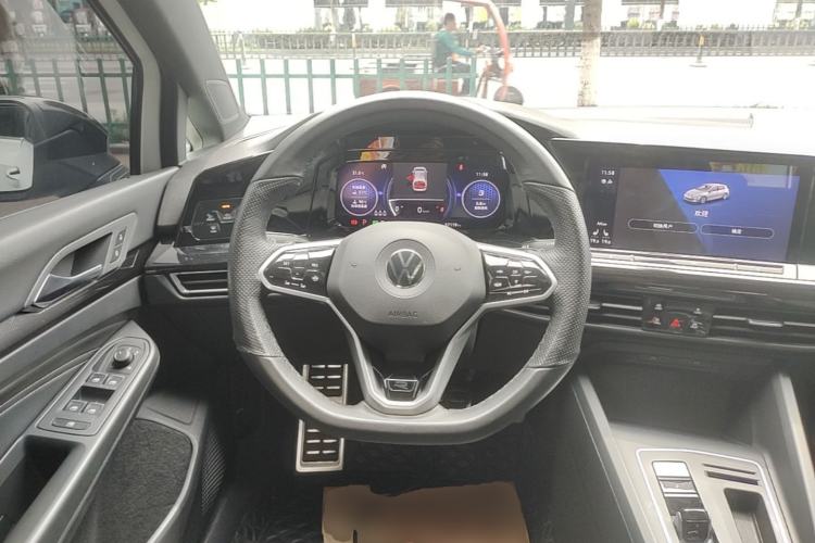 Used Volkswagen Golf 2023 Facelift 280TSI DSG R-Line Lite Steering Wheel