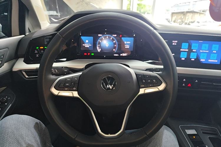 Used Volkswagen Golf 2023 Facelift 280TSI DSG Pro Steering Wheel