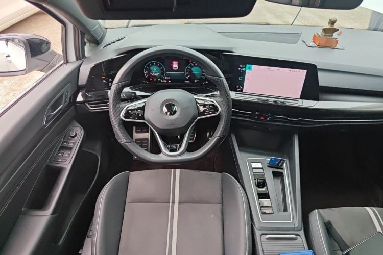 Used Volkswagen Golf 2023 Facelift 280TSI DSG R-Line Lite Steering Wheel