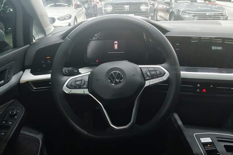Used Volkswagen Golf 2023 Facelift 280TSI DSG Pro Steering Wheel