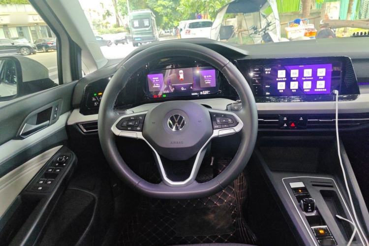 Used Volkswagen Golf 2023 Facelift 280TSI DSG Pro Steering Wheel
