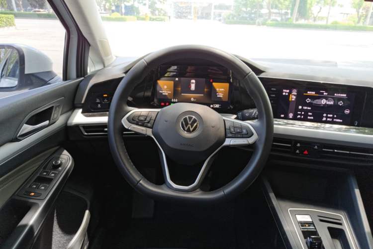 Used Volkswagen Golf 2023 Facelift 280TSI DSG Pro Steering Wheel