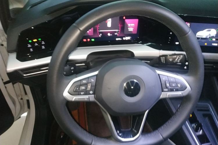 Used Volkswagen Golf 2023 Facelift 280TSI DSG Pro Steering Wheel