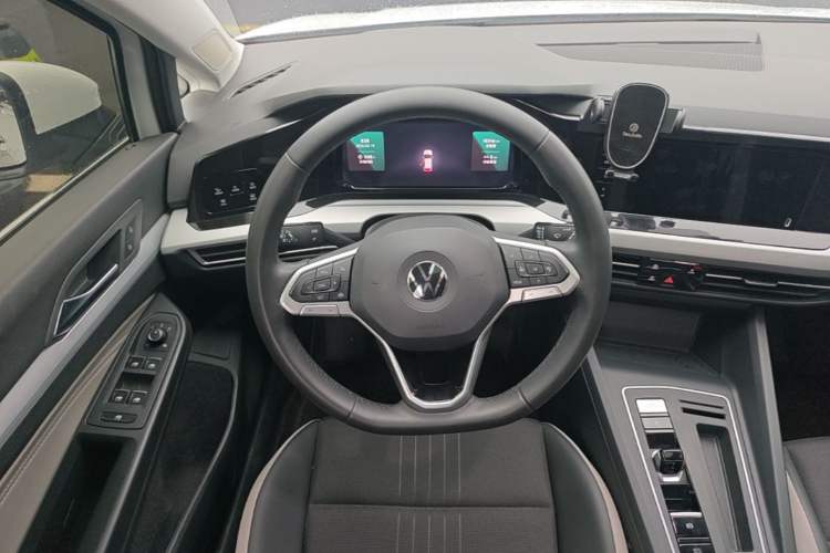 Used Volkswagen Golf 2023 Facelift 280TSI DSG Pro Steering Wheel