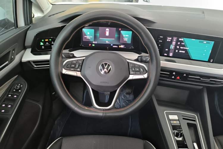 Used Volkswagen Golf 2023 Facelift 280TSI DSG Pro Steering Wheel