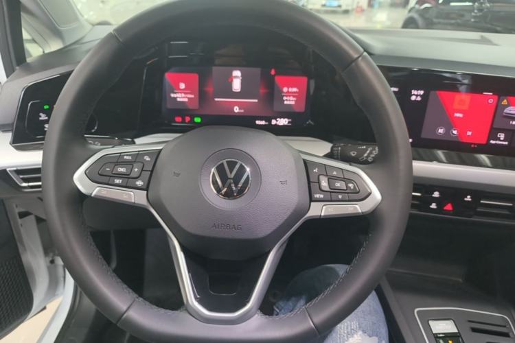 Used Volkswagen Golf 2023 Facelift 280TSI DSG Pro Steering Wheel