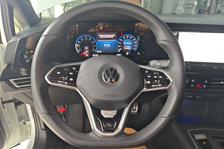 Used Volkswagen Golf 2023 Facelift 280TSI DSG R-Line Lite Steering Wheel