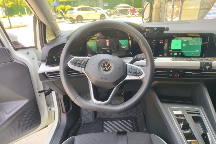 Used Volkswagen Golf 2023 Facelift 280TSI DSG Pro Steering Wheel