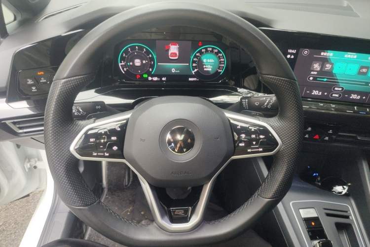 Used Volkswagen Golf 2023 Facelift 280TSI DSG R-Line Lite Steering Wheel
