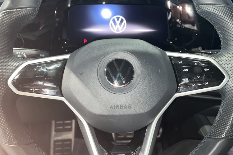 Used Volkswagen Golf 2023 Facelift 280TSI DSG R-Line Lite Steering Wheel