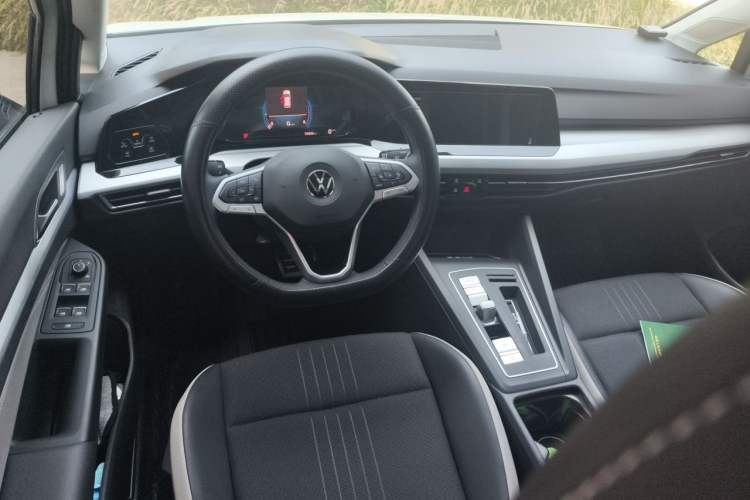 Used Volkswagen Golf 2023 Facelift 280TSI DSG Pro Steering Wheel