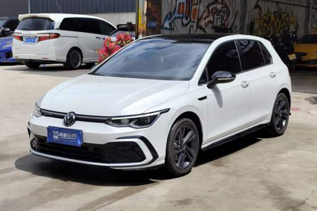 Volkswagen Golf 2023 Facelift 280TSI DSG R-Line Lite с пробегом