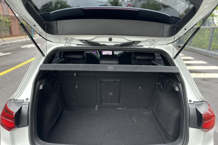 Used Volkswagen Golf 2023 Facelift 280TSI DSG R-Line Lite Trunk