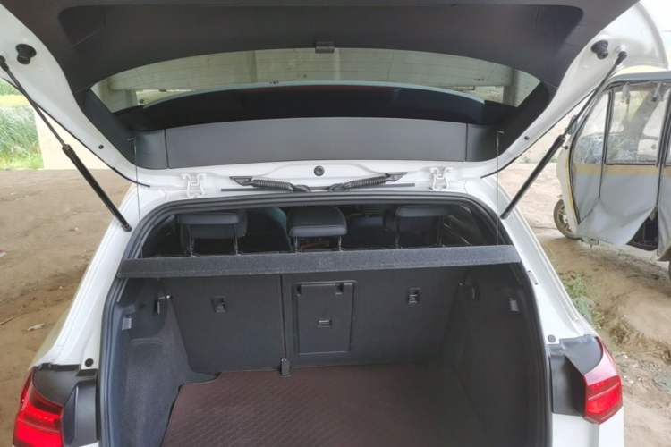 Used Volkswagen Golf 2023 280TSI DSG R-Line Lite Trunk