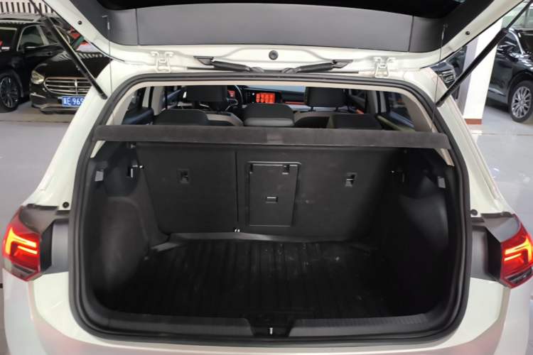 Used Volkswagen Golf 2023 Revised Version 200TSI DSG Pro Trunk