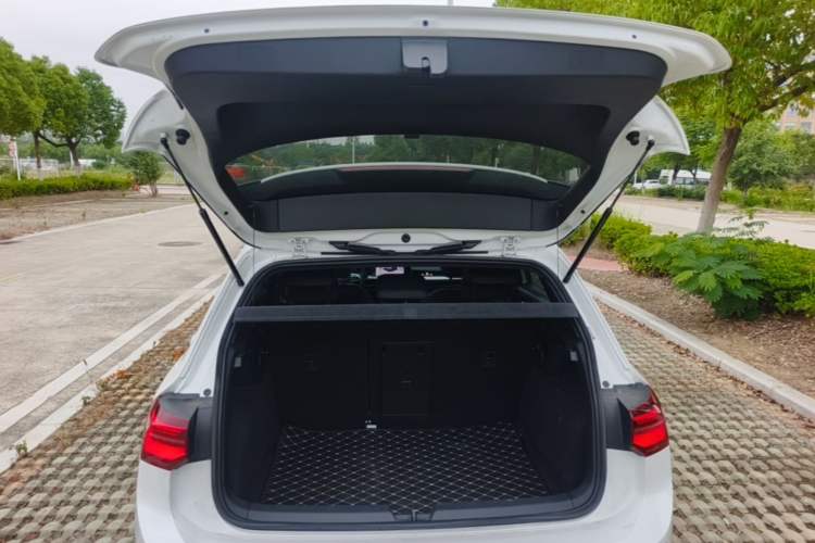 Used Volkswagen Golf 2023 Facelift 280TSI DSG R-Line Lite Trunk