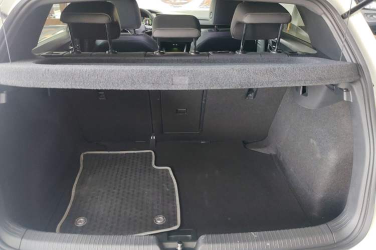 Used Volkswagen Golf 2023 Facelift 280TSI DSG R-Line Trunk