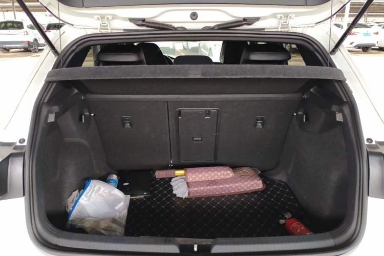 Used Volkswagen Golf 2023 280TSI DSG R-Line Lite Trunk