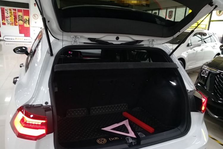 Used Volkswagen Golf 2023 Facelift 280TSI DSG R-Line Lite Trunk