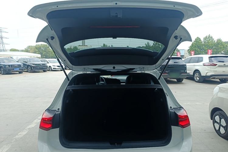 Used Volkswagen Golf 2023 Facelift 280TSI DSG R-Line Lite Trunk