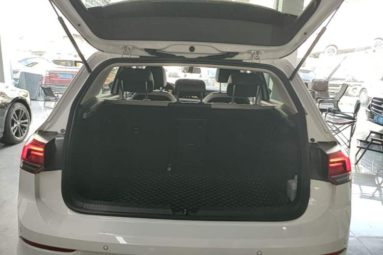 Used Volkswagen Golf 2023 Facelift 280TSI DSG Pro Trunk