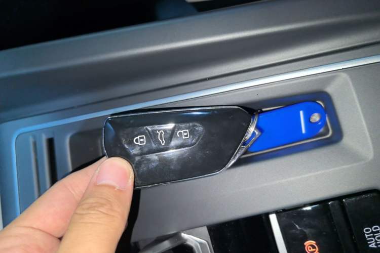 Used Volkswagen Golf 2023 Facelift 280TSI DSG Pro Vehicle Key
