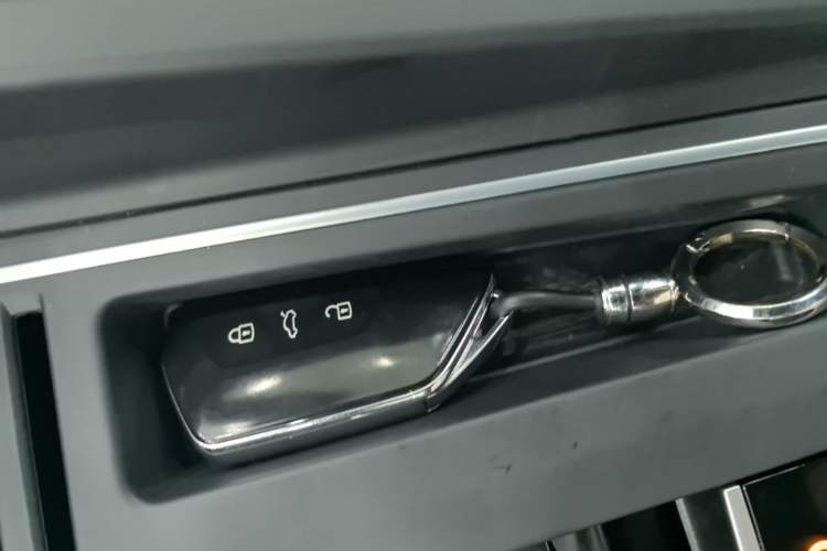 Used Volkswagen Golf 2023 Facelift 280TSI DSG R-Line Lite Vehicle Key