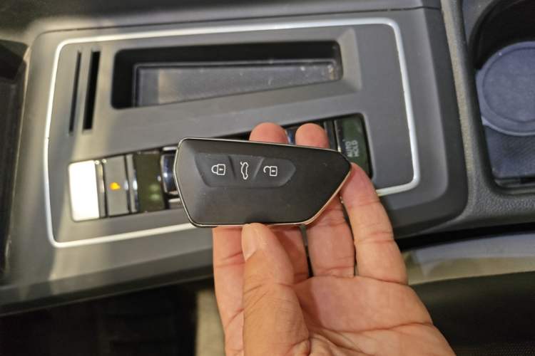 Used Volkswagen Golf 2023 Facelift 280TSI DSG Pro Vehicle Key
