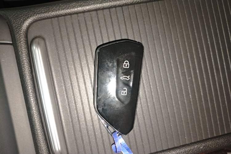 Used Volkswagen Golf 2023 Facelift 280TSI DSG Pro Vehicle Key