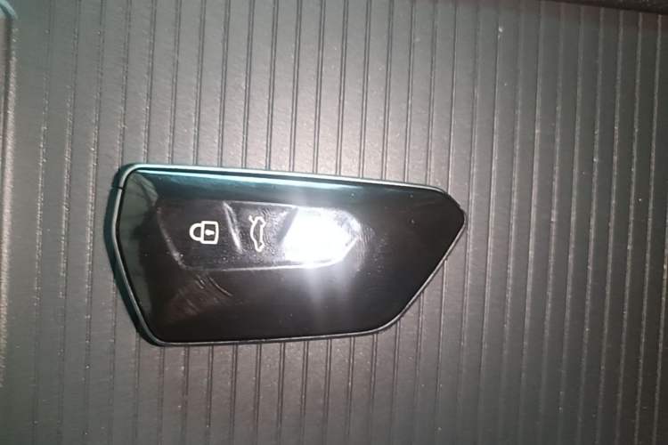Used Volkswagen Golf 2023 Facelift 280TSI DSG Pro Vehicle Key