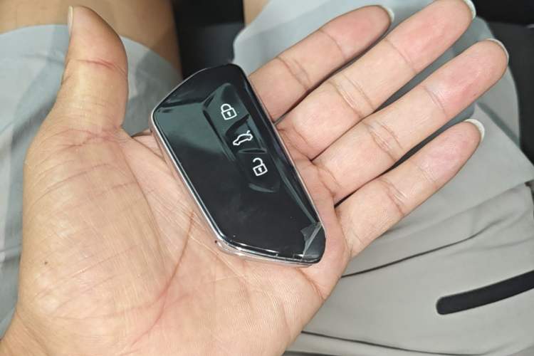 Used Volkswagen Golf 2023 Facelift 280TSI DSG R-Line Vehicle Key