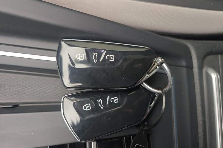 Used Volkswagen Golf 2023 Facelift 280TSI DSG Pro Vehicle Key