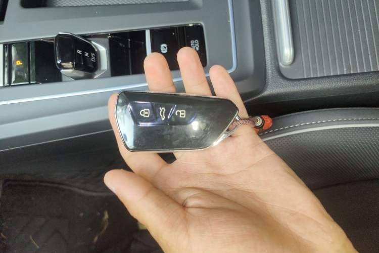 Used Volkswagen Golf 2023 Facelift 280TSI DSG R-Line Lite Vehicle Key