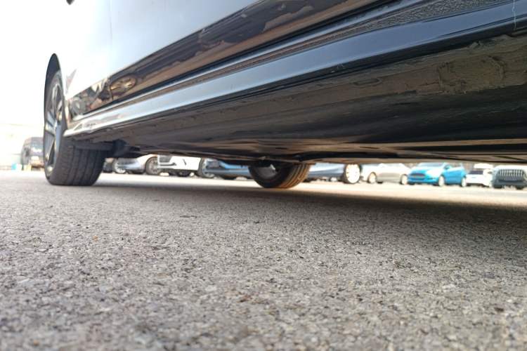 Used Volkswagen Golf 2024 280TSI DSG R-Line 50th Anniversary Edition Right Side Sill
