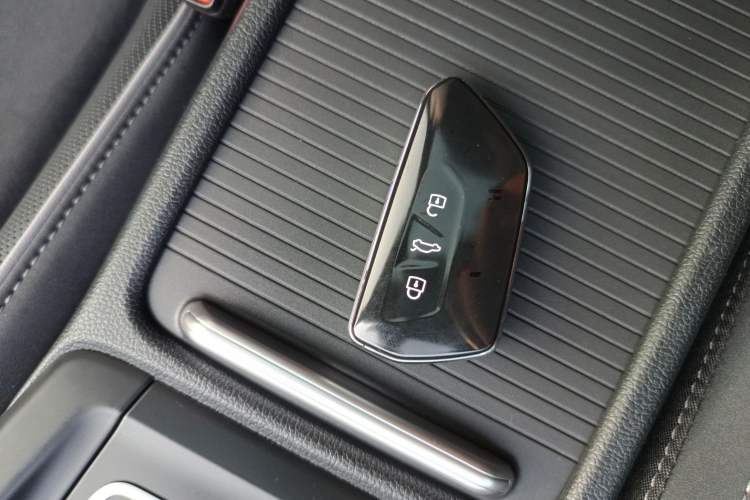Used Volkswagen Golf 2024 280TSI DSG R-Line 50th Anniversary Edition Vehicle Key